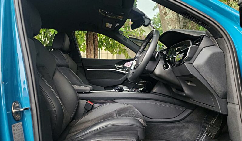 Unregister 2020 AUDI Q8 E-TRON 55 Sportback (A) QUATTRO AWD, S-LINE SAV (Sport Active Coupe) High Spec Version ! Very Rare in market! Almost like New! Must Buy! full