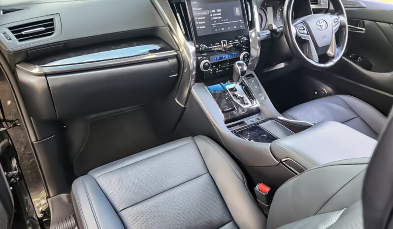 2021 Registered in 2022 TOYOTA Alphard 2.5 DVVTi (A) SC New Facelift JBL Home Theater, High Spec Version,3 LED Pilot Seat ,2 power door, power boot. Sunroof, Moon roof Pre crash system, Super tiptop condition! 1 Owner Must buy! Great offer! full