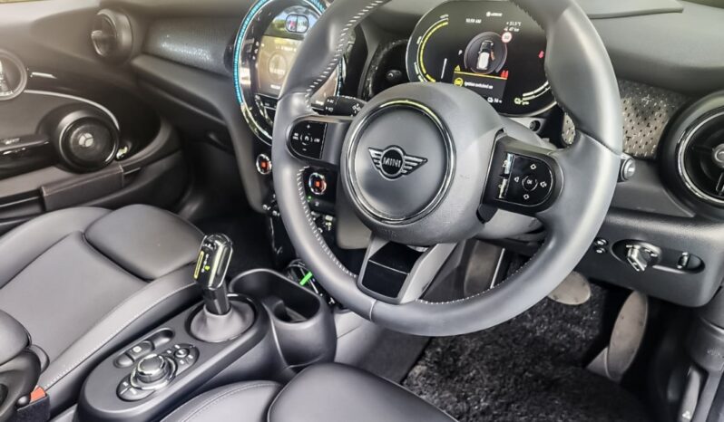 December 2023 MINI COOPER SE 2 Door (A) F56 New facelift High Spec! CBU Local Imported Brand new by MINI /BMW MALAYSIA! 1 Owner Must Buy! full
