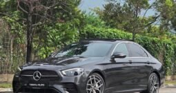 December 2021 MERCEDES-BENZ E300 AMG (A) W213 AMG 2.0L Petrol Turbo (NON Hybrid) 9G-Tronic New Facelift High Spec Version! CKD Local Brand New By MERCEDES-BENZ MALAYSIA! 1 Very Careful owner! Must Buy!